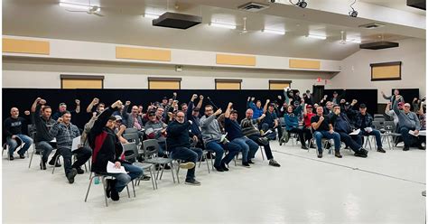 St. Lawrence Seaway workers vote in favour of strike if no deal reached by Oct. 21